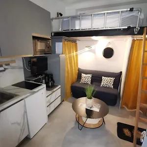 https://studio-cosy-a-proximite-de-la-plage-des-fourmis.fr-provencehotel.com
